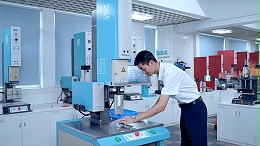 超聲波焊接機(jī)在尼龍濾網(wǎng)焊接中的應(yīng)用、難點(diǎn)及解決策略